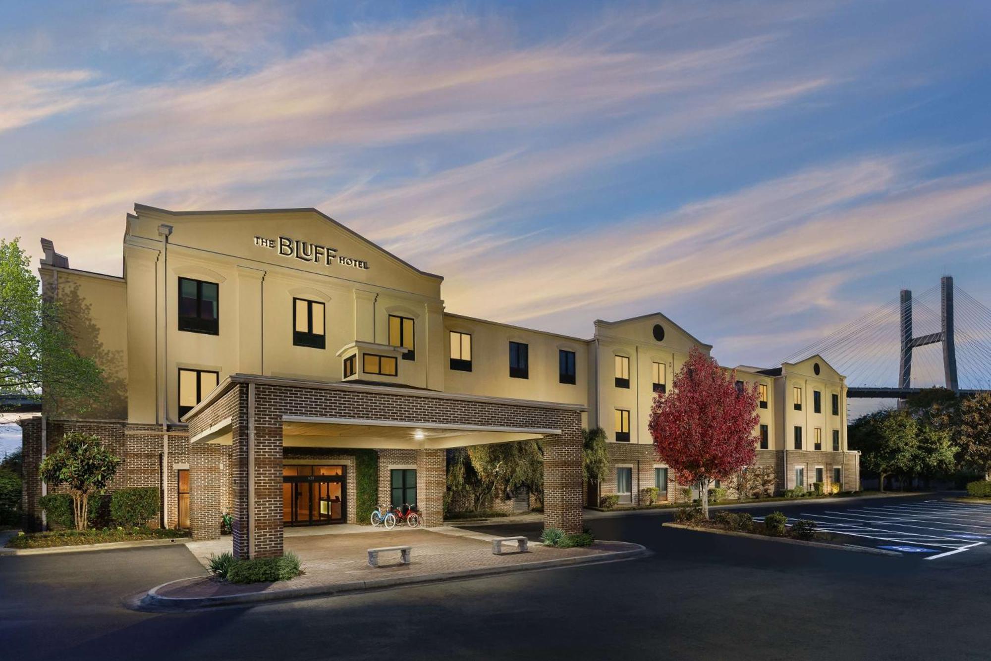 The Bluff Hotel Savannah, Tapestry Collection By Hilton Exterior photo